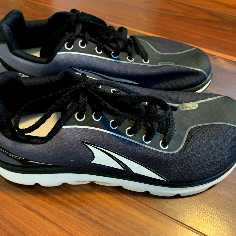 ALTRA Women's One 2.5 Running Shoe, Size 7, Black & White